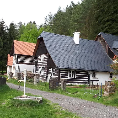 Hlucov Lesni Nyaraló *